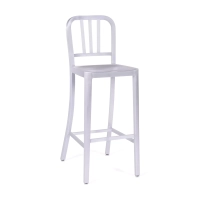 Replika av arméstol i marin stil från Emeco