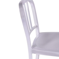 Replika av pall i aluminium - ikonisk industridesign