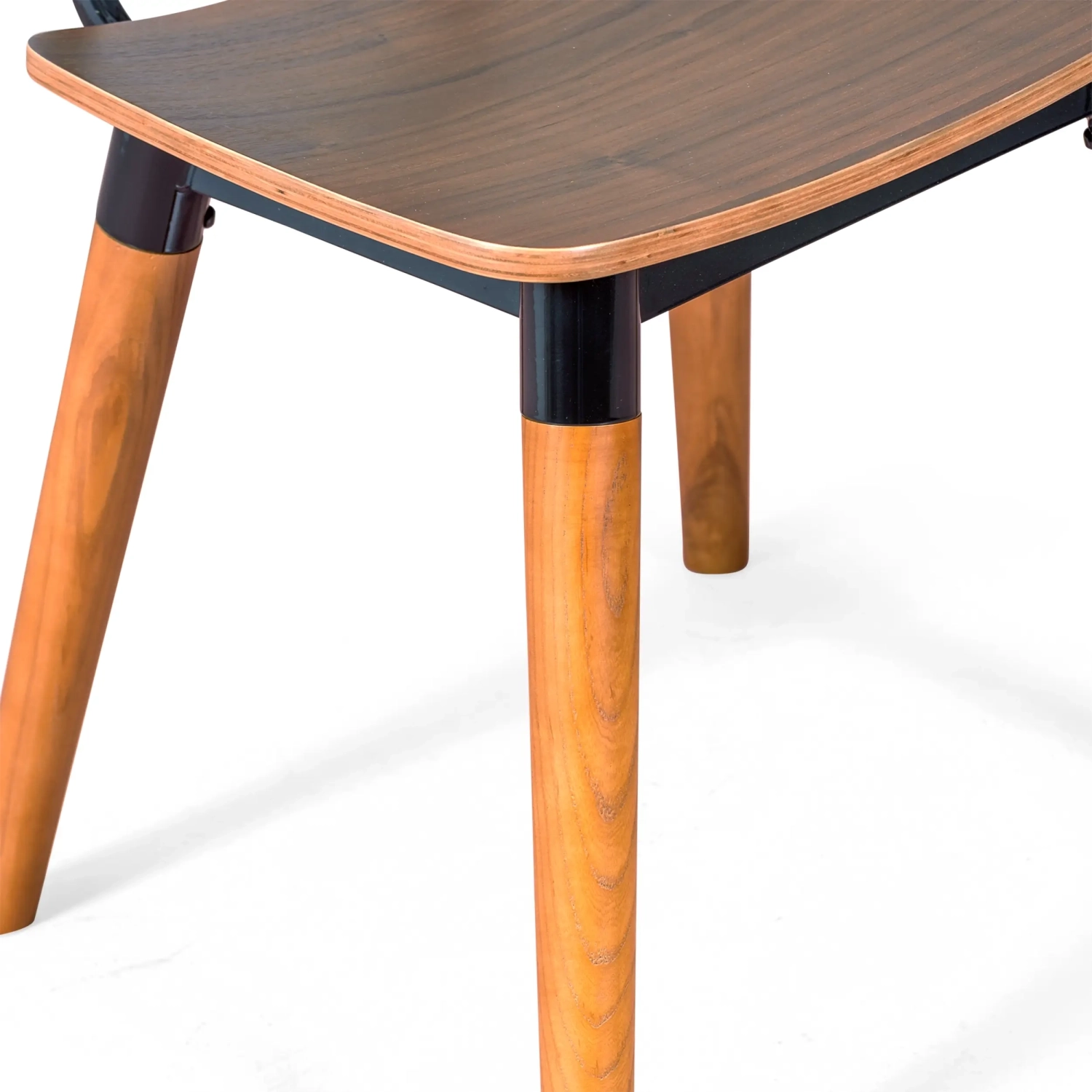 Copine stoel in walnotenhout | Industrieel retro design - Designmeubels Mobelarium