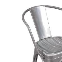 Metalowe krzesło Bistro z podłokietnikami - sztaplowane i wytrzymałe Mobelarium