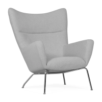 Suunnittelija Hans J. Wegnerin nojatuolin Wing CH445 jäljennös
