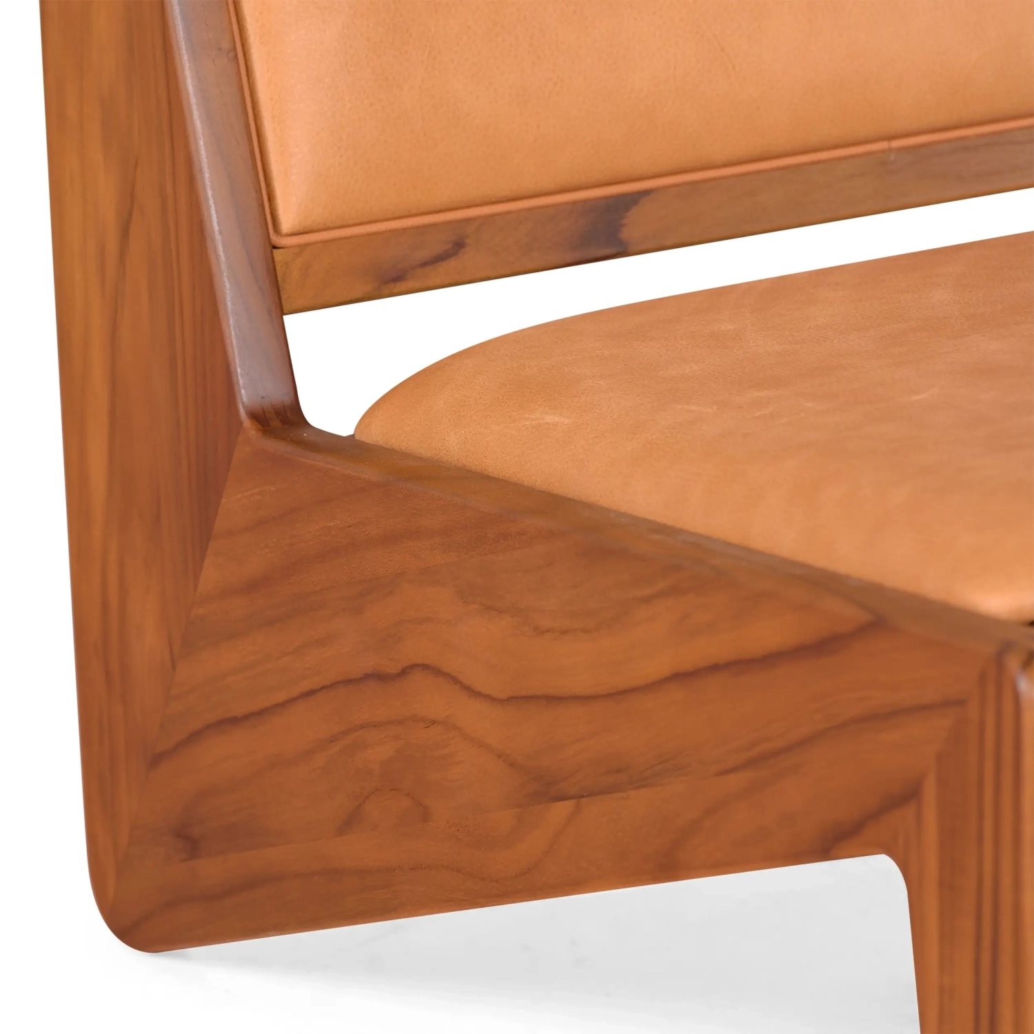 Poltrona lounge Compass imbottita in legno e pelle - Mobilie Design