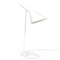 Jhon tafellamp | Op Arne Jacobsen geïnspireerd ontwerp in staal