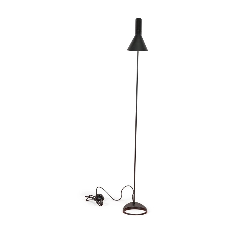 Lampada da terra Jhon | Design ispirato ad Arne Jacobsen in acciaio