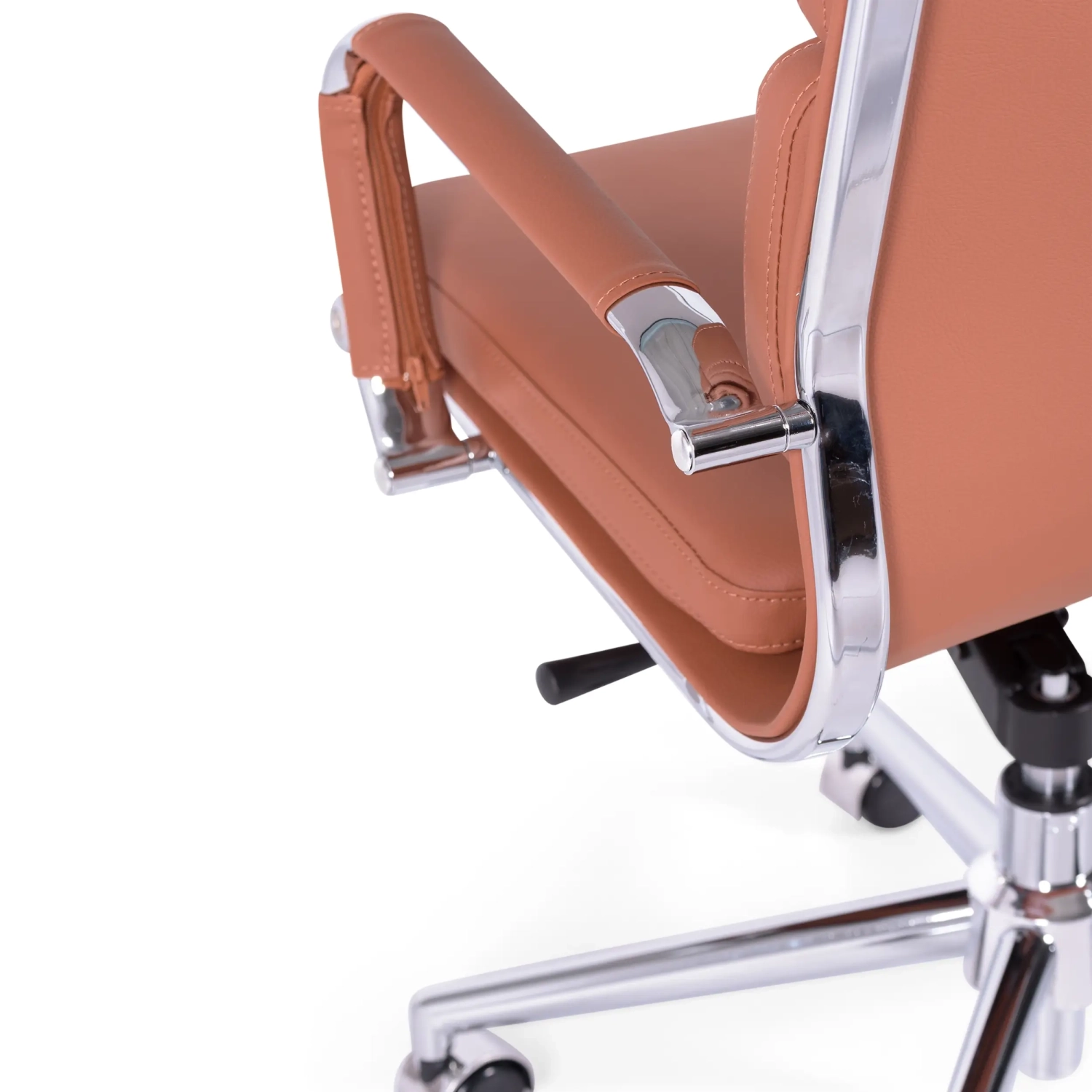 Task Kontorsstol i italienskt läder med hög rygg och elegant design