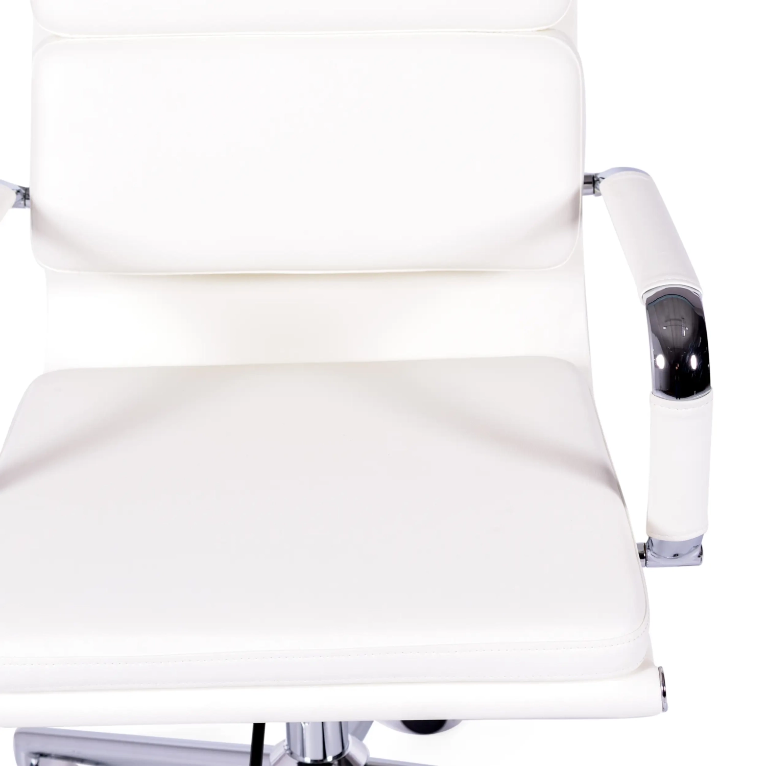 Cadeira de escritório em pele italiana com encosto alto e design elegante
