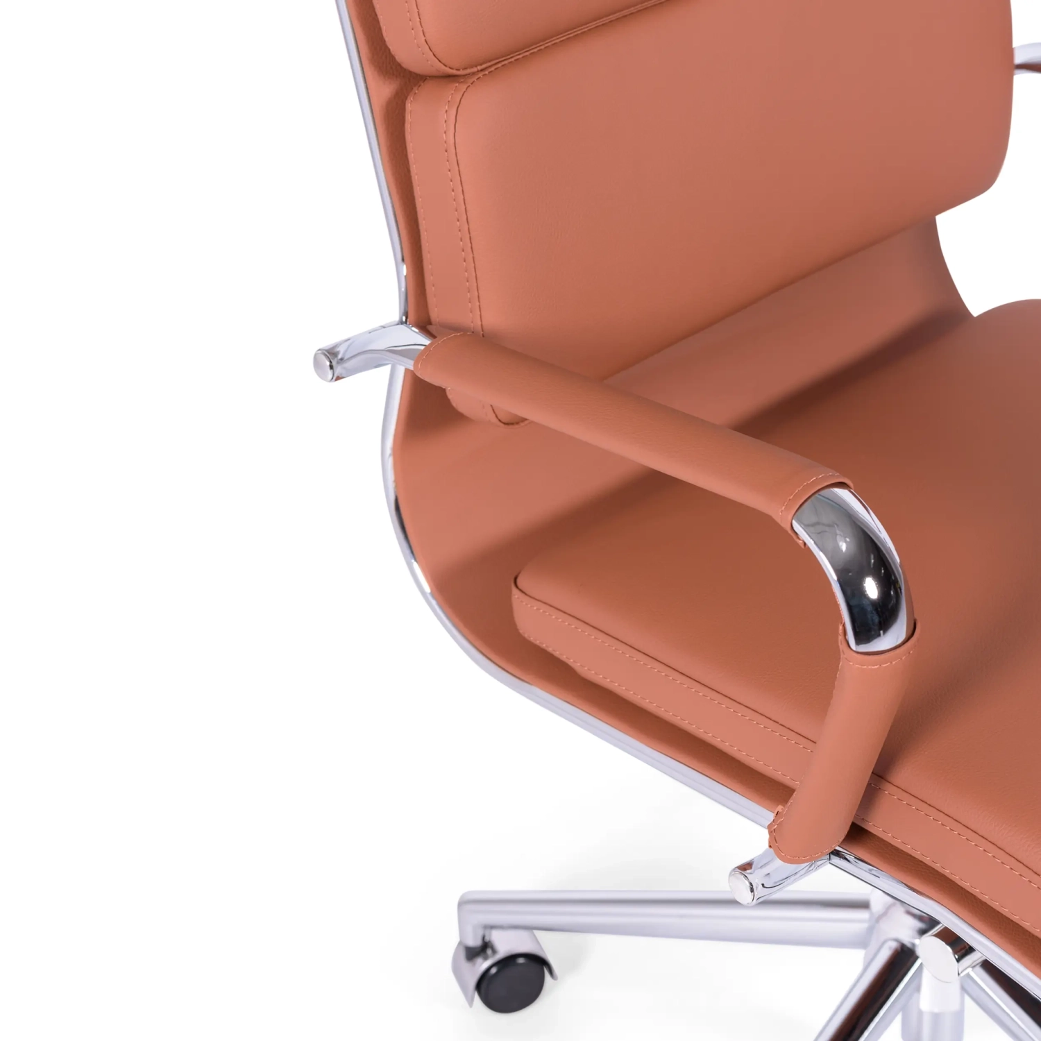 Cadeira de escritório em pele italiana com encosto alto e design elegante