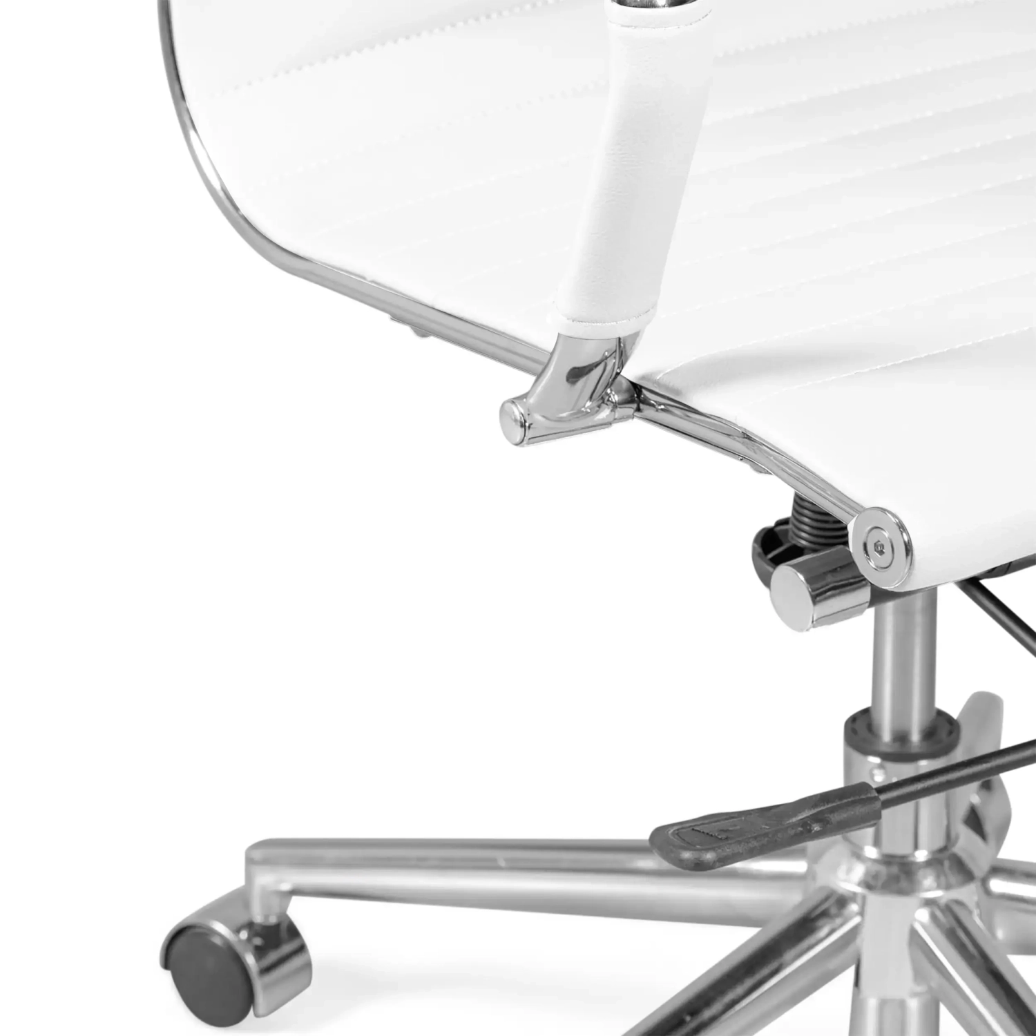 Korkeaselkäinen italialainen nahkainen toimistotuoli | Ergonomia ja ammattimainen tyyli