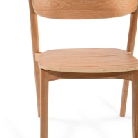 Jídelní židle Notorius z přírodního jasanu | Elegantní design skandinávie