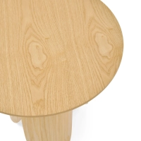 Mesita auxiliar Pluto de madera de fresno escandinavo, 50 cm | Mesa redonda de madera