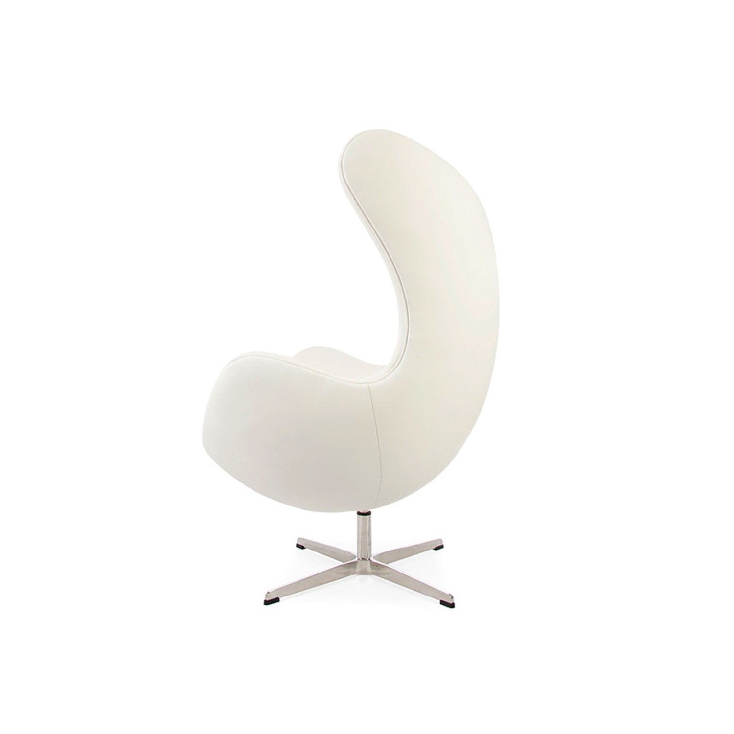 Replika skórzanego fotela jajecznego autorstwa projektanta Arne Jacobsen