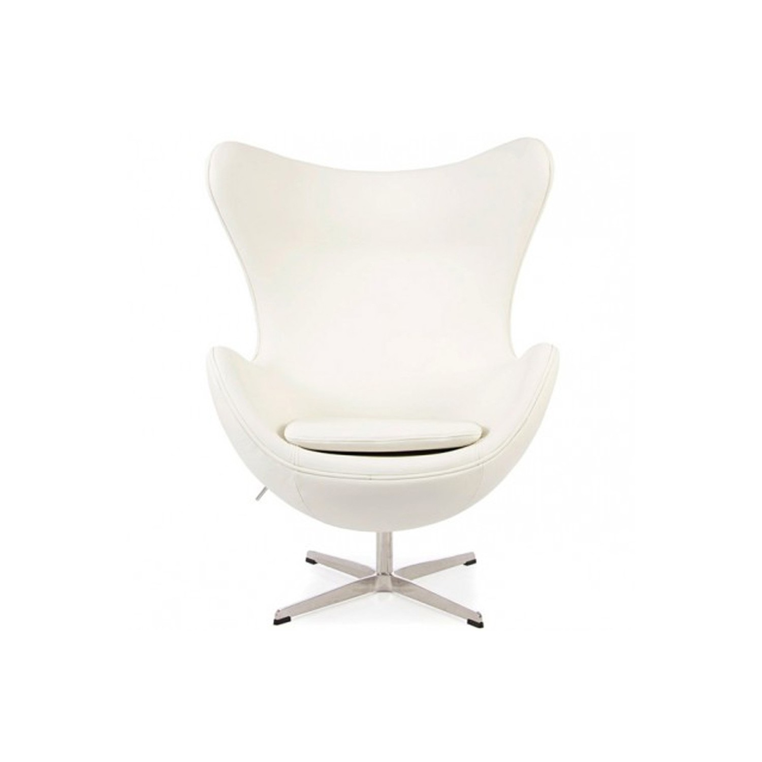 Replika läderäggstol av designern Arne Jacobsen