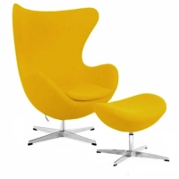 Réplique de la chaise Egg avec repose-pieds du designer Arne Jacobsen
