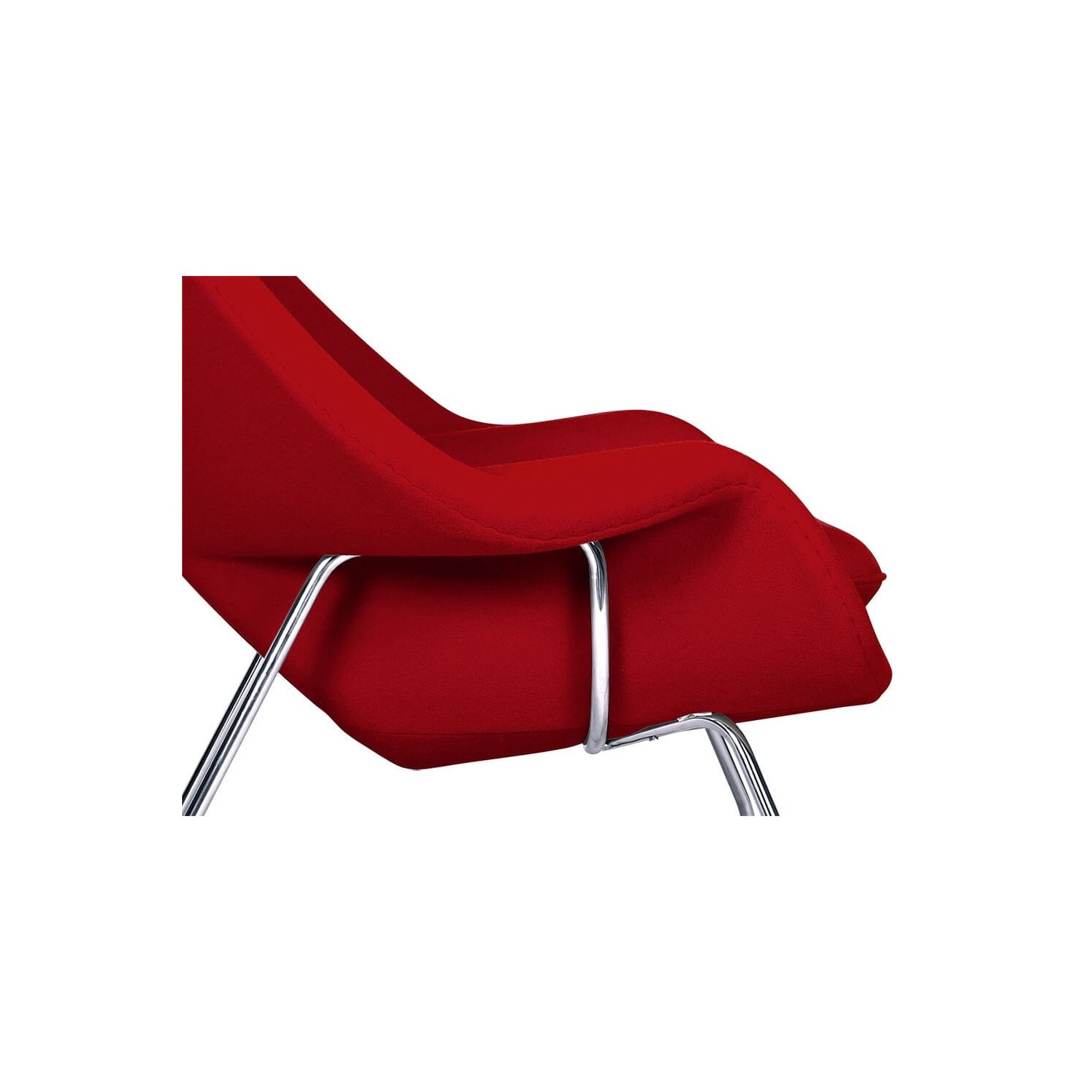 Replica della Womb Chair del designer Eero Saarinen
