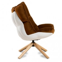 Replika designového křesla Husk Křeslo s podnožkou od skvělé designérky Patricie Urquioly