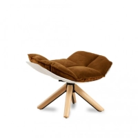 Réplica del sillón de Diseño Husk Armchair con reposapiés de la magnífica diseñadora Patricia Urquiola