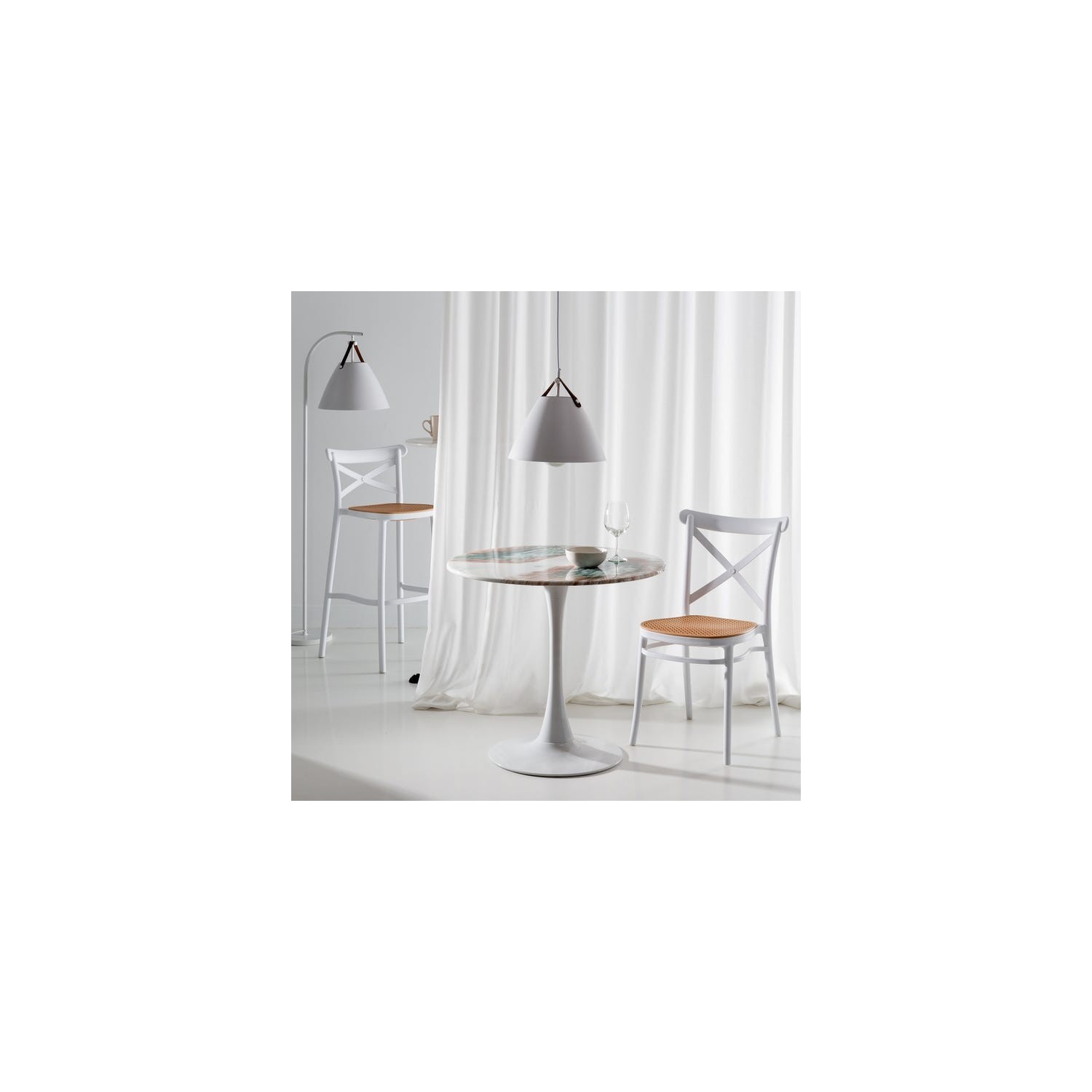Hoher Hocker aus synthetischem Rattan