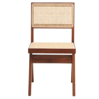 Réplica da cadeira Chandigarh pelo designer Pierre Jeanneret 